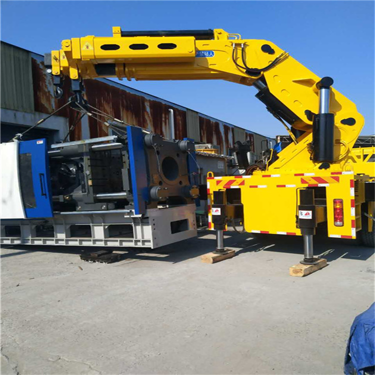 石首 大吨位折臂吊出租费用解析：一小时租赁多少钱