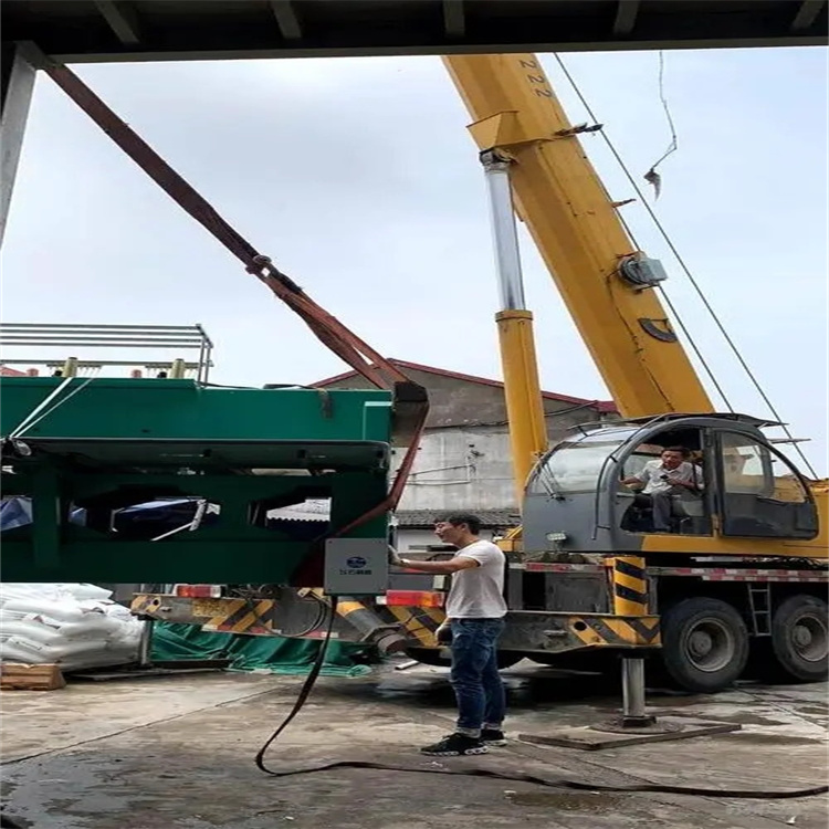 石首注意大型吊车出租使用以及应该怎样正确维护